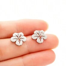 1 Pair Stainless Steel Korean Style Cute Small Flower Stud Earrings For Women Sweet Statement Spray Paint Metal Flower Earring Party Birthday Jewelry Valentines,Mom,Mother,Mother's Day,Gift