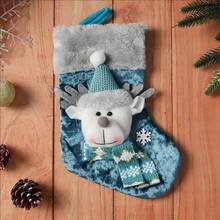 Bộ 3 tất Giáng sinh cổ điển với hình ông già Noel, tuần lộc và người tuyết - Tất treo trang trí ngày lễ bằng polyester, thích hợp cho nhà cửa, tiệc tùng và trang trí lò sưởi - Không có lông vũ, phù hợp cho dịp lễ Giáng sinh. - Màu xanh nhạt - Xem 6