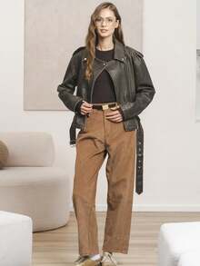 Damska kurtka skórzana z paskiem, luźny krój i zamek, modny, fajny, minimalistyczny styl, retro