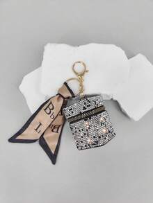 1 chiếc hộp đựng tai nghe vuông nhỏ đính đá Rhinestone, ví đựng tiền xu, mặt dây chuyền All Match, hộp đựng tai nghe mini, hộp đựng son môi hình trụ đính đá Rhinestone, ví đựng tiền xu sáng bóng Crossborder phổ biến, móc chìa khóa, hộp đựng tai nghe mini sang trọng phổ biến thời trang, mặt dây chuyền móc chìa khóa đa năng - trắng - Xem 2