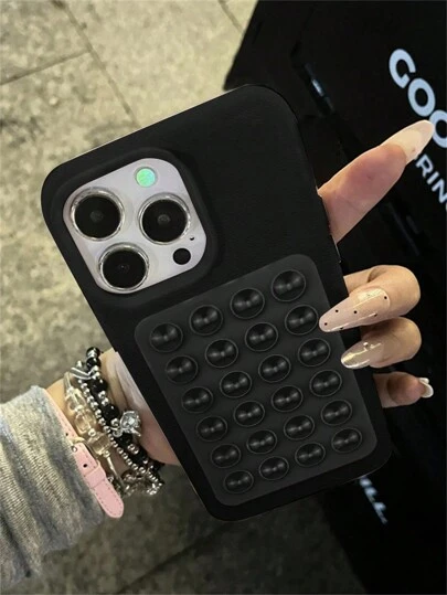 حامل هاتف ذو كأس شفط فاخر بنمط جلد الليتشي متوافق مع هواتف آيفون 15 و14 و13 و12 و11 برو ماكس، غطاء هاتف بسيط وأنيق مقاوم للصدمات ومقاوم للماء ومقاوم للخدش