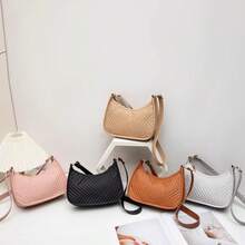 Túi đeo vai cổ điển thời trang mới thêu họa tiết dưới cánh tay Túi xách nữ đơn giản Túi đeo vai cổ điển đa năng thời trang - màu đen - Xem 2