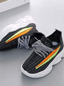 Zapatillas de deporte informales y cómodas para niños con estampado de bloques de color y diseño con cordones - Negro - Ver 4