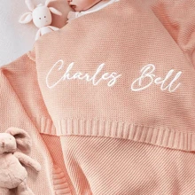 刺绣姓名毯、个性化婴儿毯、定制姓名毯、针织婴儿姓名毯、婴儿车毯、婴儿洗澡礼物可水洗舒适、温暖、舒适定制、独特、个性化的理想礼物多功能、精致、时尚、独特、情人节、婚礼、乔迁之喜