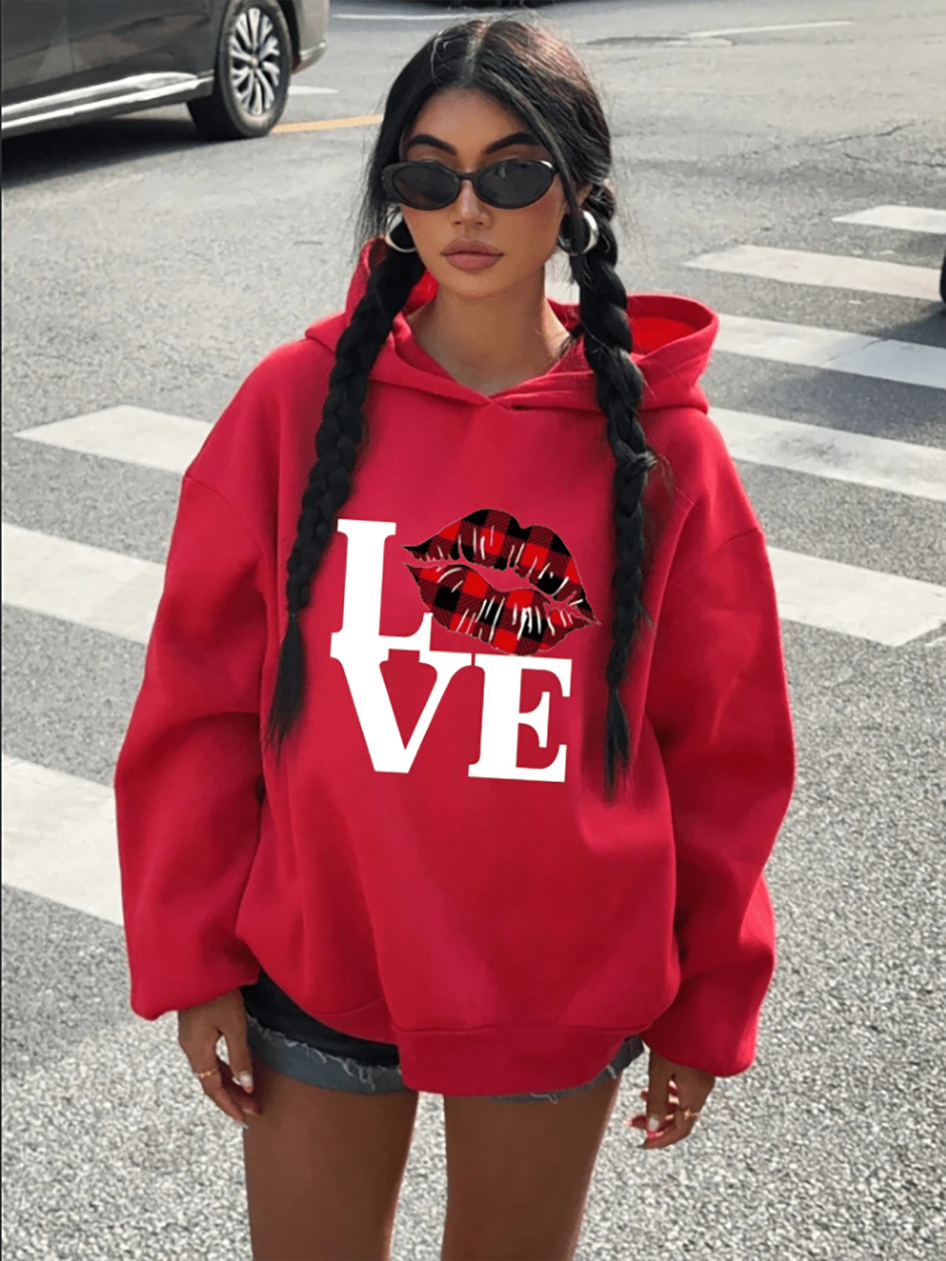 女士休闲字母唇印落肩长袖连帽运动衫，秋冬款 - 紅色 - 查看 1
