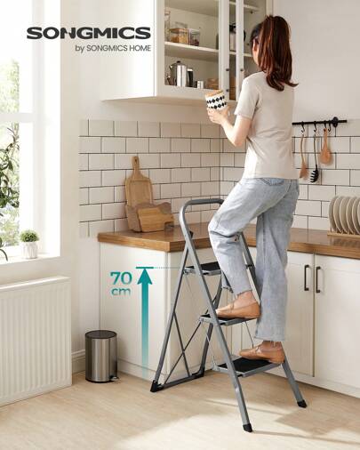 SONGMICS Escalera de Tijera, Escalera con 3 Peldaños, Peldaño Plegable, Bloqueo de , Fácil de Guardar, Carga hasta 150 kg, Gris Paloma