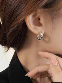 1 Pair Asymmetrical Hammered Texture Geometric Round Hoop Earrings, Minimalist Style, Suitable For Women's Daily Wear - Earrings - View 3