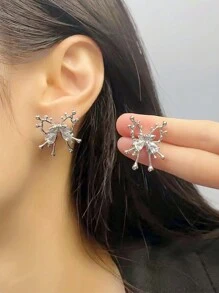 1 对复古简约镂空蝴蝶锆石耳钉，不对称时尚女士配饰 - 銀色 - 查看 2