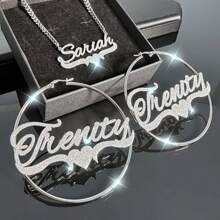 1 chiếc vòng cổ và hoa tai tên tùy chỉnh bằng vàng hồng bạc - Mặt dây chuyền hình trái tim bằng thép không gỉ Personalglitter - Hoa tai vòng lớn - Trang sức thời trang cho phụ nữ không cần mạ - Lý tưởng làm quà tặng Giáng sinh và trang phục dự tiệc Lễ Tạ ơn Giáng sinh - Bạc - Xem 3