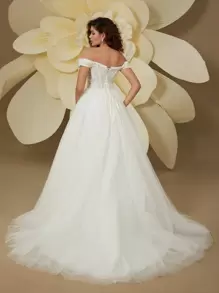 Gorgeous Off-The-Shoulder Sequin Mesh Train Wedding Dress For Bride - White - View 4