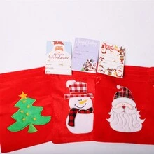 1 套华丽天鹅绒礼品袋，装饰有圣诞老人、雪人和圣诞树，外加 3 张圣诞贺卡，用于邀请和祝福 - 多色 - 查看 4