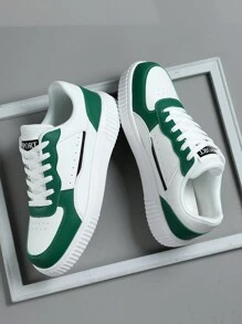 أحذية رياضية قماشية منخفضة العنق تنفس عصرية ، أحذية كاجوال بيضاء مقاومة للانزلاق ومريحة مناسبة للاستخدام في الخارج والشوارع والسفر