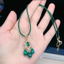 1 件天然水晶孔雀石项链，方糖，圆珠，和平纽扣，竹结，脉轮石英孔雀石毛衣项链，全手工雕刻，男女情侣时尚项链，寓意和平、自由、财富、家庭幸福，适合家庭礼物、圣诞节和各种节日派对礼物、水晶礼物（随机礼物：挂绳、礼品盒）