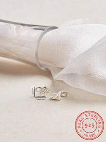 A Pair Of Minimalist And Fashionable 925 Sterling Silver Custom English Letter Earrings With Minimalist Design, Unique And Meaningful Gifts, Warm And Unique Accessories Jewelry