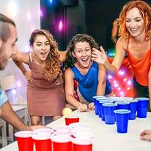 Juego de 50 unidades, Vasos de plástico desechables de 16 onzas de color rojo o azul - Suministros para fiestas y festividades para cumpleaños, bodas, Halloween, Acción de Gracias, Navidad - Vino y café - Azul y blanco - Ver 4