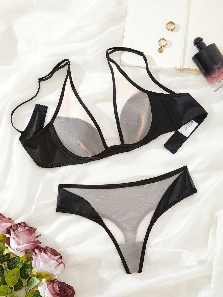 时尚迷人女士内衣套装，蕾丝和透明拼接性感诱人胸罩和丁字裤，透气紧身内衣，适合约会和浪漫旅行，性感礼物创意 - 黑色 - 查看 1