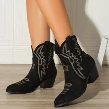 2024 秋冬新款波西米亚刺绣牛仔西部靴，粗跟黑色过膝一脚蹬