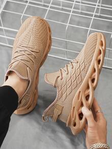 男士时尚条纹透气网眼休闲运动鞋，减震人字形鞋底柔软灵活运动鞋，适合户外 - 卡其色 - 查看 2