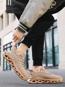 男士时尚条纹透气网眼休闲运动鞋，减震人字形鞋底柔软灵活运动鞋，适合户外 - 卡其色 - 查看 9