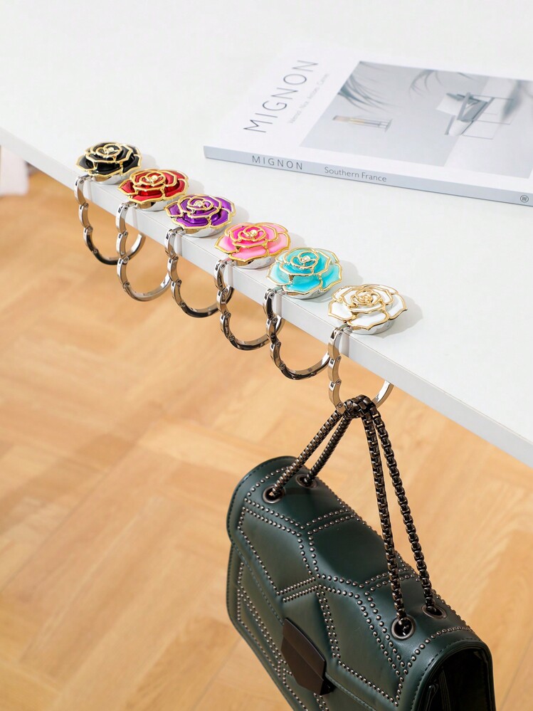 1个优雅渐变玫瑰花折叠挂钩夹，采用防滑铝合金设计，时尚女士配饰，完美适用于手提包、钱包、钥匙、包袋，居家办公收纳，便携式多功能收纳包，方便日常用品和旅行携带。 - 彩色 - 查看 1