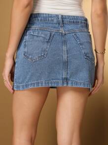 Saia curta jeans feminina no mesmo estilo das celebridades da internet