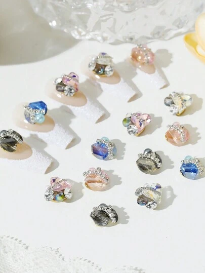10 chiếc phụ kiện trang trí móng tay đính đá, chất liệu hợp kim 3D với đầu khoan nhọn, pha lê giả móng, mặt dây chuyền vàng, tạo nên bộ móng tay lấp lánh.