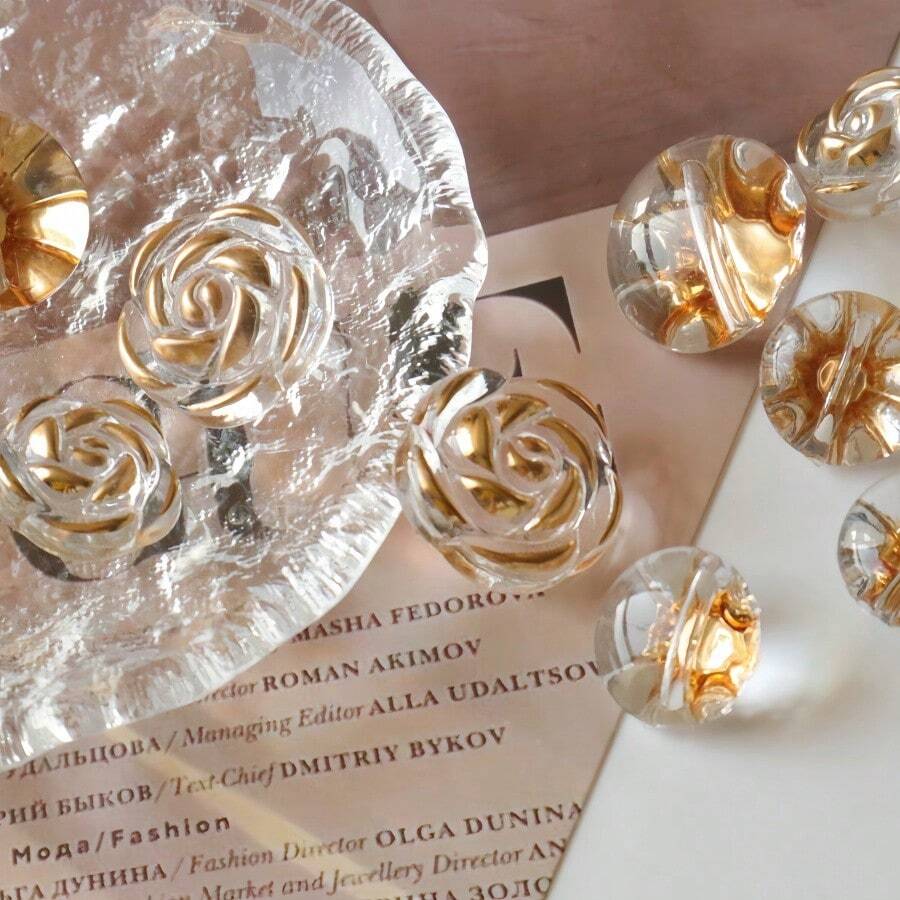 10/20 sztuk Akrylowe Przezroczyste Złote Tłoczenie Na Gorąco Grzyb Róża Kwiat Dekoracyjne Guziki Do Swetra Dzianinowego Płaszcza Szyte Ręcznie DIY Craft