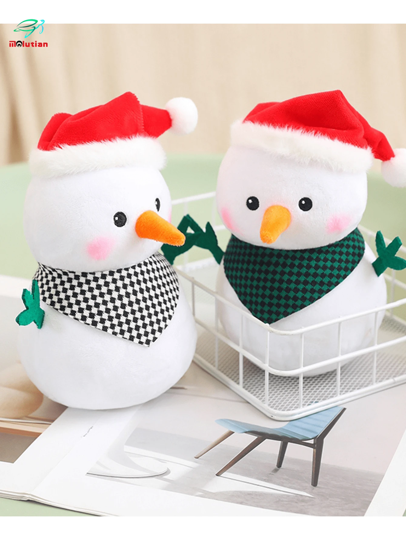 Molutian 18cm/7.08inch Ông già Noel Người tuyết Đồ chơi nhồi bông mềm mại Bộ đồ chơi nhồi bông Giáng sinh ấm áp Người tuyết Đồ chơi nhồi bông hoàn hảo để trang trí ngày lễ và làm quà tặng Polyester mềm mại - Nhiều màu - Xem 1