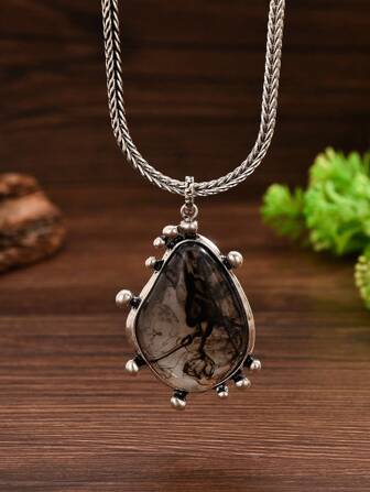 1 st vintage retro silverfärgat plasthänge med asymmetriskt hartspärlhalsband, grova smycken lämpliga för tröjor på hösten/vintern och året runt. Varje hartspärla är handgjord med unika bläckmålningsmönster.