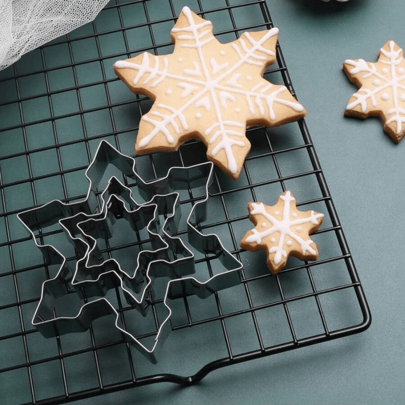 3pcs Christmas Snowflake Shaped Cookie Cutters, Stainless Steel Baking Pastry Tools For Making Cookies, Cake And Fondant