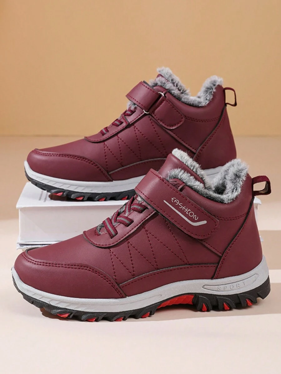 女士休闲纯色毛绒雪地靴，防滑、耐磨、保暖，适合冬季户外散步和远足，有特大尺码可供选择