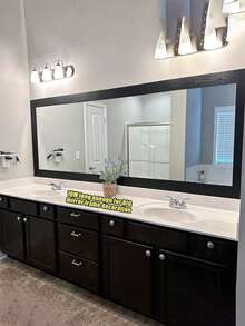 1 pezzo Bordo decorativo per cornice dello specchio da 1000 cm, bordo dello specchio adesivo rimovibile, lunghezza 10 metri, effetto legno nero, bordo da parete in PVC impermeabile rimovibile e autoadesivo, decorazione per piastrelle di cucina e bagno, regalo per la festa della mamma, adesivi per rinnovo, carta da parati, articoli per la decorazione primaverile per rinnovare la tua casa, adesivi per decorazione della cornice - nero - Visualizzare 6