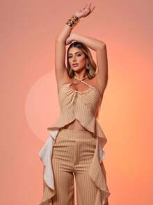 Conjunto Feminino Alfaiataria Calça E Cropped Com Babado Nas Lateais