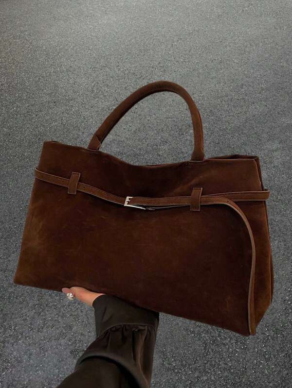 Bolsa tote retrô de camurça de grande capacidade feminina, outono/inverno 2024, nova bolsa versátil de alta qualidade para viagem, estilo doce e descolado, bolsa feminina estilo garota quente, bolsa de camurça da moda mais recente para mulheres, combina perfeitamente com roupas de outono. Roupas de outono para mulheres