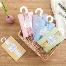 12 件装多款香味悬挂衣柜香袋，壁橱除臭剂和驱虫剂香味香袋（挂钩颜色因材料升级而有所不同）连衣裙裤子鞋子牛仔裤靴子裙子 - 彩色 - 查看 4