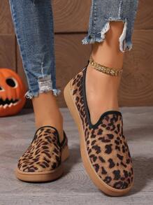 Women Leopard Print Slip-On Slouchy Loafers, Round Toe Flat Casual Shoes For Plus Size, Spring/Autumn New Arrival
