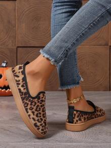 Women Leopard Print Slip-On Slouchy Loafers, Round Toe Flat Casual Shoes For Plus Size, Spring/Autumn New Arrival