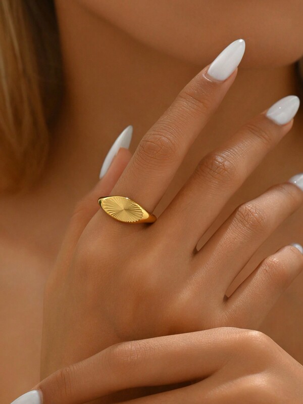 1pc Gold Plated Stainless Steel Vintage Convex Single Band Ring, Fashionable & Charming Quality Jewelry Gift For Women, Suitable For Daily/Holiday Wear