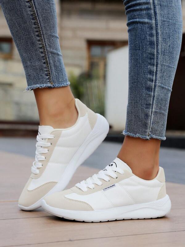 Women's Minimalist Fashionable Lightweight Breathable Plus Size Casual Sports Shoes For Outdoor Use