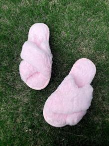 Spersonalizowane spersonalizowane kapcie ślubne Mrs Bride Puszyste kapcie z perłowymi literami Prezent dla druhny na wieczór panieński