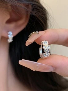 1 Pair Of Cool Style Flower Earrings For Women, New Style, Niche Design, High-End, Fashionable And Versatile Earrings - Silver - View 4
