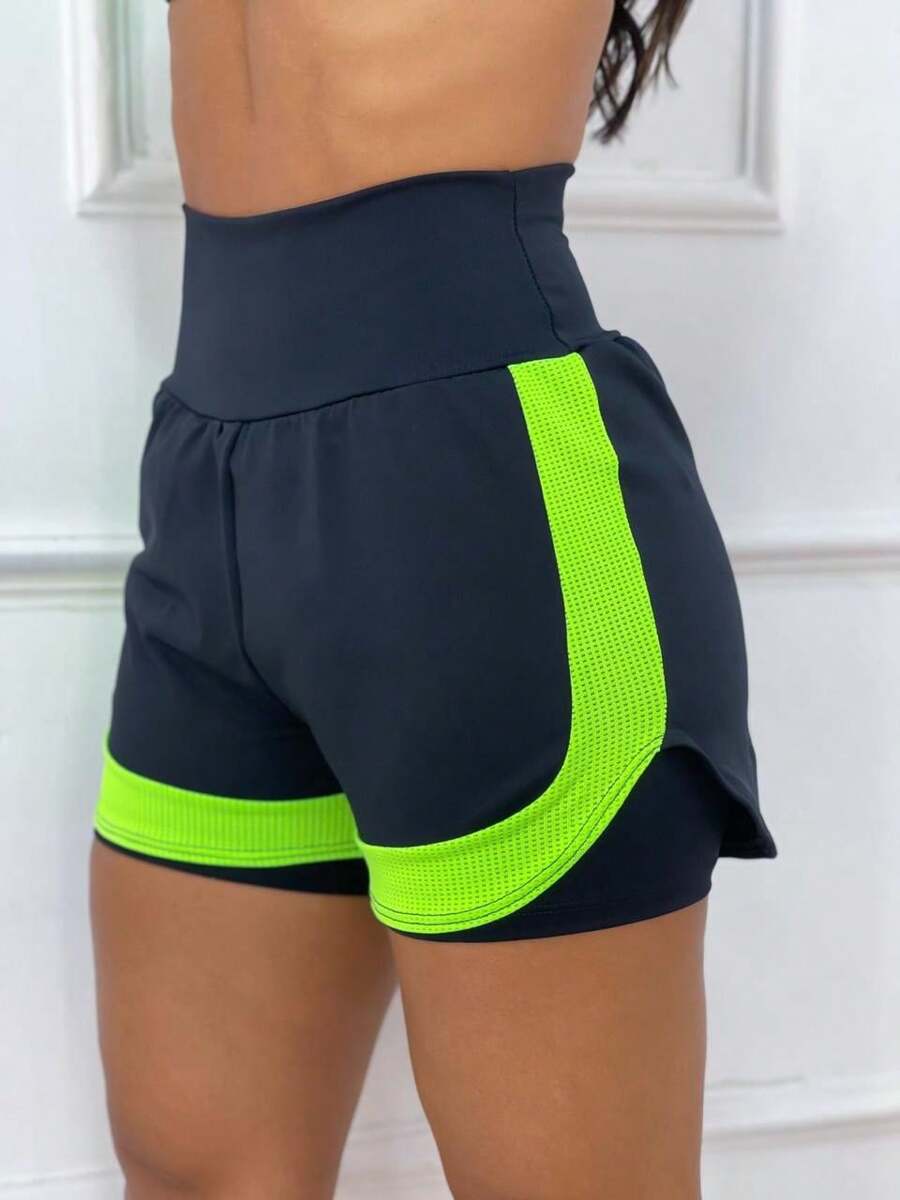 Double Fitness Gym Shorts With DryFit Detail - 綠色 - 查看 1