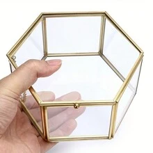 1 szt. Luksusowe sześciokątne szklane pudełko ekspozycyjne na biżuterię - ozdobne pudełka do przechowywania i organizacji - mosiężna rama, prezent ślubny, pierścionek, bransoletka, uchwyt na kolczyki, dzień matki, wiosenny wystrój pokoju domowego, stylowe etui do przechowywania dla kolekcjonerów biżuterii, słońce, podróż, fajny powrót do szkoły