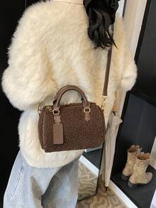 Túi xách nữ màu trơn cổ điển thời trang mùa đông mới, túi gối họa tiết chữ vải nhung, thích hợp cho du lịch mùa thu đông. Mua sắm khi đi du lịch, tiệc tùng, hẹn hò., Túi xách lấy cảm hứng từ phong cách cổ điển dành cho phụ nữ - Cà phê nâu - Xem 4