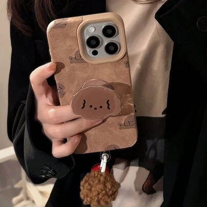 GUCADI 1 chiếc ốp lưng họa tiết động vật hoạt hình bằng da lộn màu be + mặt dây chuyền hình chuông, quả bóng lông xù cổ điển trang trí hình chú chó dễ thương tương thích với dòng điện thoại Apple 16/15/14/13/12/11 chống nước chống sốc chống rơi chống trầy xước