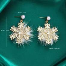 1 Pair Elegant Sexy Silver-Plated Snowflake Pendant Earrings Decorated With Rhinestones & Pearls, Alloy Christmas Holiday Earrings With Fuzzy Ball Details, Suitable For Daily Wear And Festival Celebration