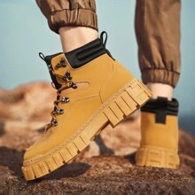 shein Botas de hombre, ropa de trabajo para exteriores, botas británicas impermeables de color amarillo cálido, botas de cowboy de color amarillo trigo con suela blanda.