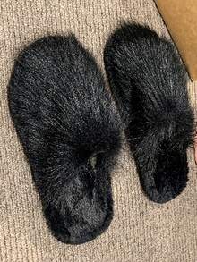 女士蓬松温暖毛绒拖鞋，舒适室内户外毛绒凉鞋 - 黑色 - 查看 2