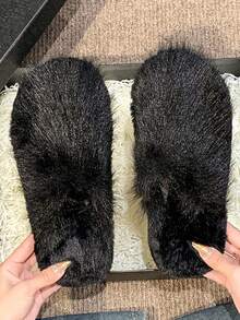 女士蓬松温暖毛绒拖鞋，舒适室内户外毛绒凉鞋 - 黑色 - 查看 1