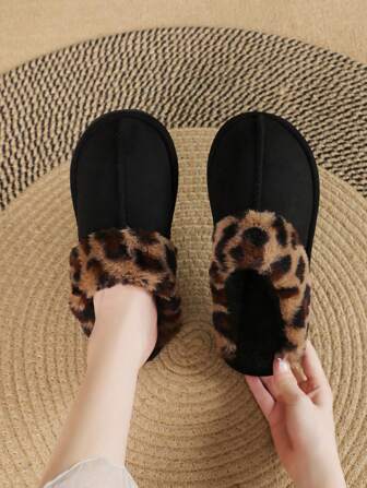 Höst/vinter 2024 Nya varma, fluffiga vintertofflor, leopardmönstrade plyschiga termotofflor,
